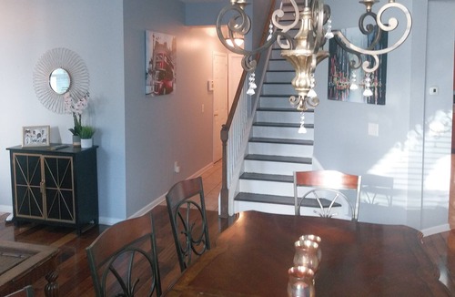 Cumming House | Welcome to the luxury comfort home. Enjoy your vacation and stay.