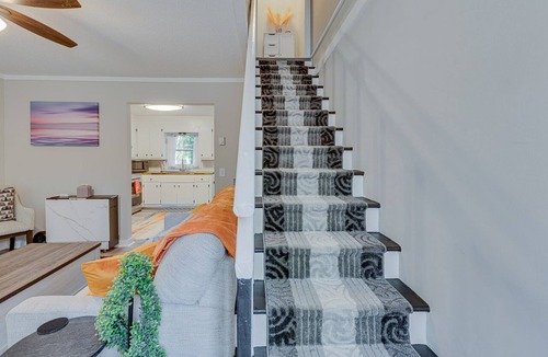Clemson House | Welcome to the Tiger Den! Premier VRBO Steps Away from Clemson University Campus