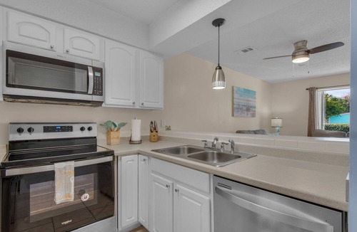 Scenic Gulf Drive Condo | Welcome to Your Beachside Escape in Destin!
