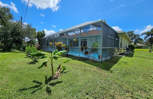 Port Charlotte House | Welcome to your dream pool home in Port Charlotte!
