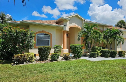 Port Charlotte House | Welcome to your dream pool home in Port Charlotte!