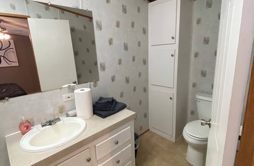 Mexia House | Welcoming 2-Bedroom 2-Bathroom Mobile Home RV space available