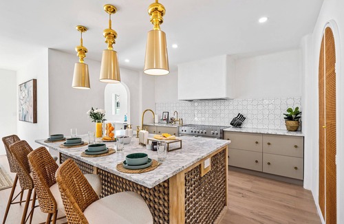Old Northwood House | West Palm 3BR Moroccan Luxury Heated Pool