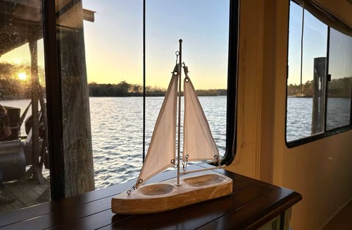 Talladega Boat Rental | “Whatever Floats Your “House” Boat” AC,Heat