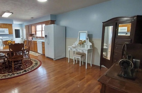 Warm Springs Cottage | White House Ranch two bedroom with pool, ranch animals & gorgeous sunsets.