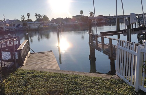 Capri Isle House | Whole waterview Island house : Beach, sand and sun ☀️