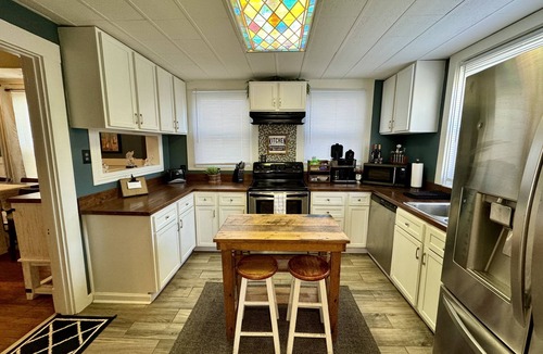 Winchester House | Wi-Fi - Office Space - Park View Cottage