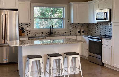 Gainesville House | Wildwood on the lake, views, private dock, quiet cove, dog friendly