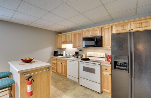 Helen Apartment | Wine Trail Apt 7 Mi to Yonah Mtn! Patio & Views