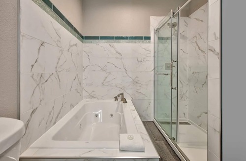 Gulf Hills Hotel | Wingate by Wyndham Biloxi/Ocean Springs