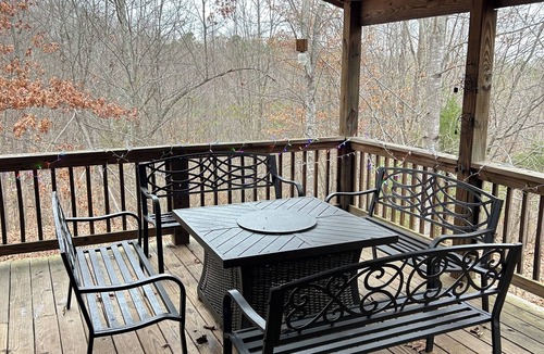 Vinemont Cabin | Wonderful 1-bedroom Cozy Rustic Cabin