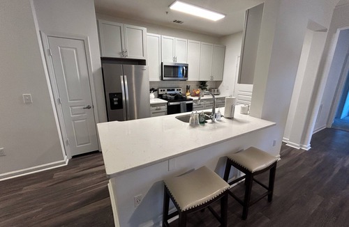 Alpharetta Apartment | Wonderful 2 bedroom/2 bath Apartment with 2 balconies and Handicap Accessible