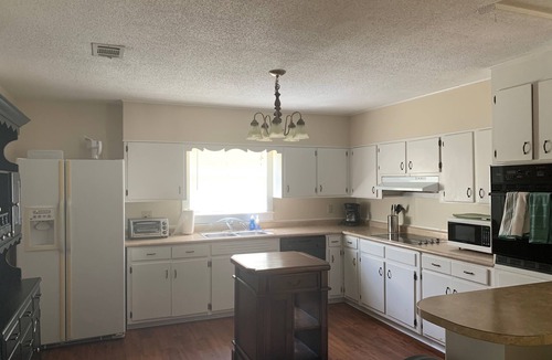 Blackshear House | Wonderful 3 Bedroom, 2 Bath home perfect for families and groups