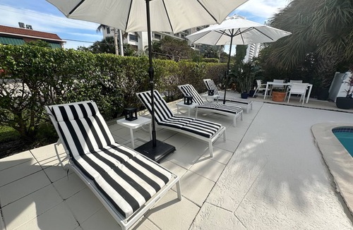 East Fort Lauderdale Apartment | Wow! Beautiful studio (walk to the beach)(2325-5)