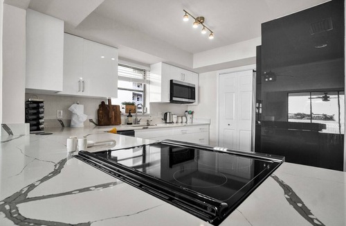 Lantana Condo | Wow! Waterfront condo & Boat dock@Palm Beach