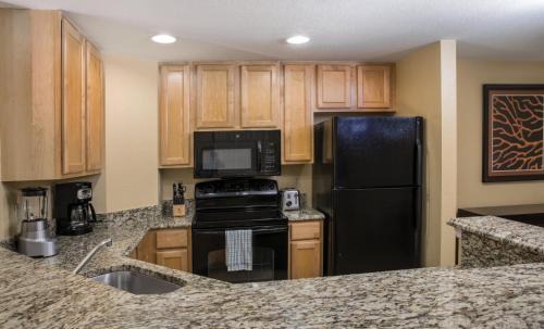 Survey Creek House | Wyndham Palm Aire Eight 8BR Apartments