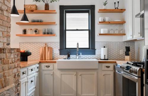 Cabbagetown Apartment | Yellow Brick Road