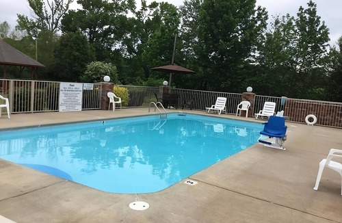 Cabot House | You Found It! 3 Comfortable Units, Free Breakfast & Parking, Pets Allowed, Pool