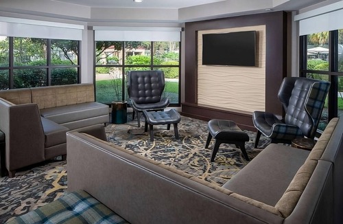 Arts/Warehouse District Hotel | You Found it! Spacious Suite with Full Kitchen and Free Breakfast, Outdoor Pool!