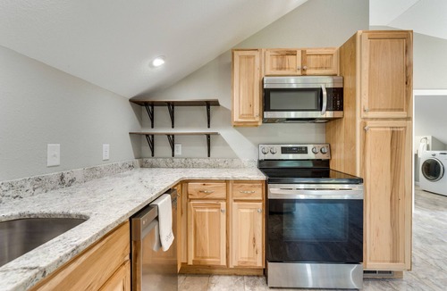 Young Harris Apartment | Young Harris Vacation Rental w/Mountain Views!