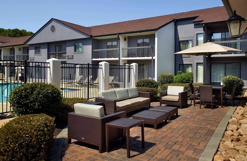 Norcross House | Your Home Away From Home! 4 Relaxing Units, Pool, Free Parking, Pets Allowed