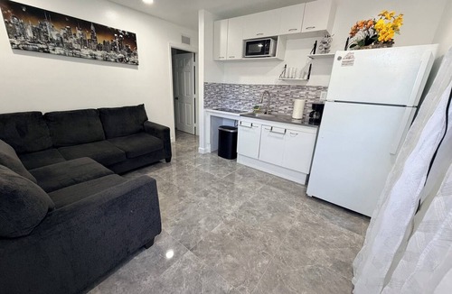Greenacres Apartment | Your ideal getaway in WPB—comfortable, safe, and close by 🌴️Book now and enjoy the experience