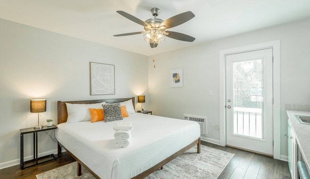 04: The Ludwig Room - A PMI Scenic City Vacation Rental
