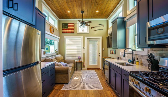 1 Bed/1 Bath Bunkhouse w/Loft - Pet Friendly, Sleeps 6 - 1 Bed/1 Bath Bunkhouse w/Loft - Pet Friendly, Sleeps 6