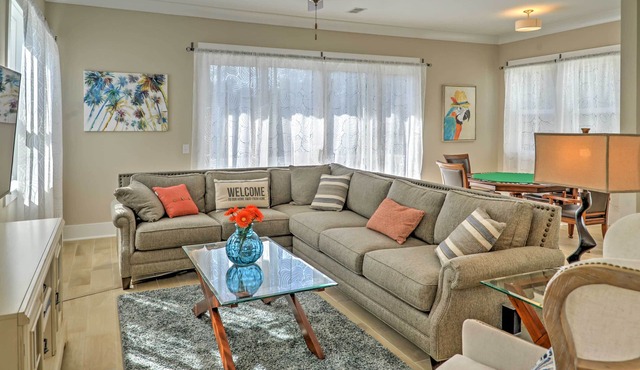 1 Block to Beach! Breezy Myrtle Beach Getaway
