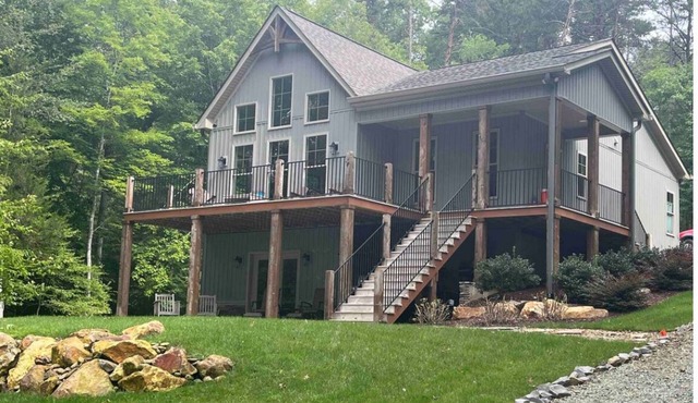 10 mins from VIR! 3+ acres, SECLUDED treelined property, gentle slope to lake