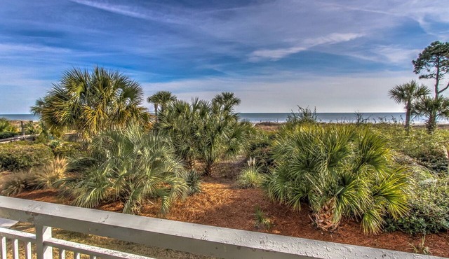 116 Breakers-Oceanfront with Pool & Kiddy Pool. Steps to Dining & Shopping