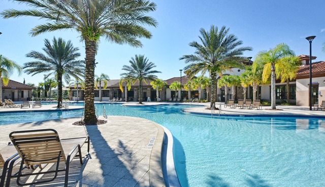 15 beds gated home/great location/Fancy clubhouse/Mins to Disney/WaterPark