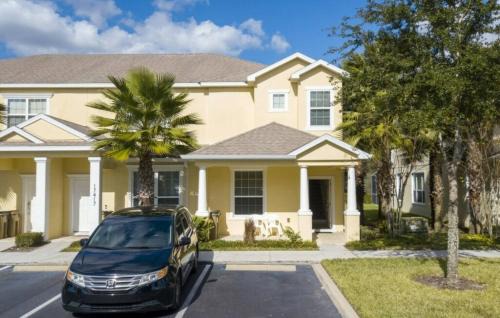 17419 Awesome Modern w Private Pool
