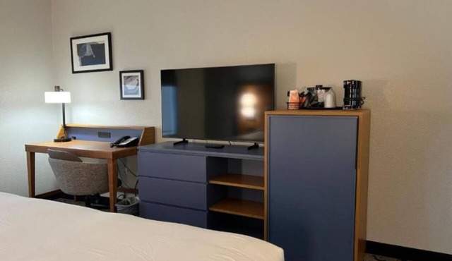 2 Baton Rouge StaysNear LSU, Blue Bayou Park, Zoo & Perkins Rowe Shopping