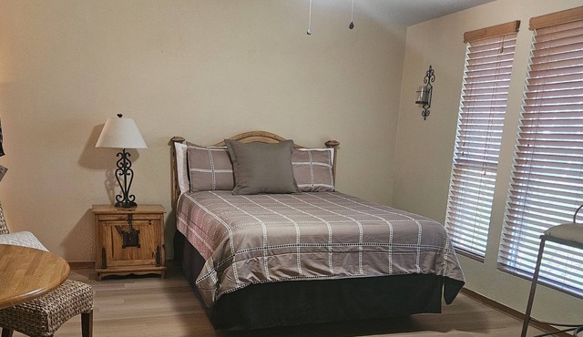 2 bdr 1 bath overlooking beautiful Lake Buchanan
