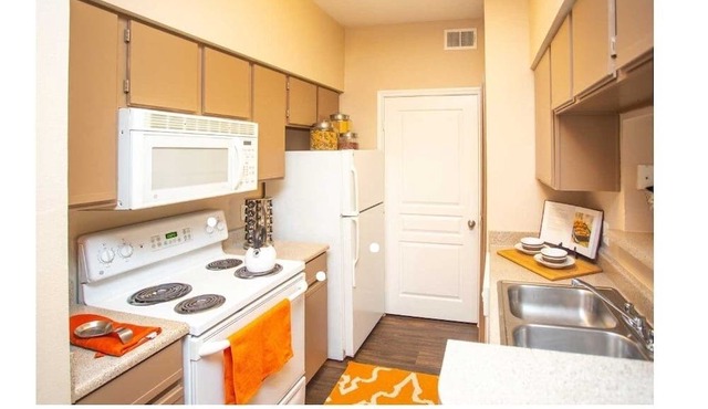 2-bed, 2 bath apt with washer and dryer WiFi, near downtown Fort Worth/TCU/Zoo
