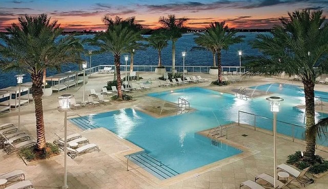 2 Bedroom, 2 Bath- Entire Waterfront apartment