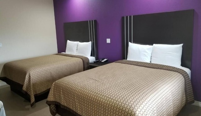 2 Queen Kitchenette, Scottish Inns & Suites, Full-Size Fridge, Great Location