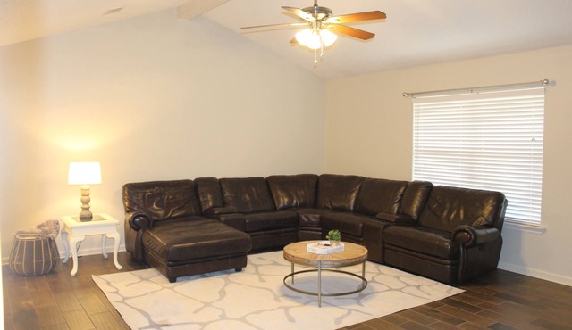 20 minutes to LRAFB. Spacious home close to shopping & eating. .