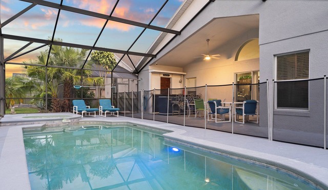 25 Min. to Disney - Gated Community - Private Heated Spa - Game Room
