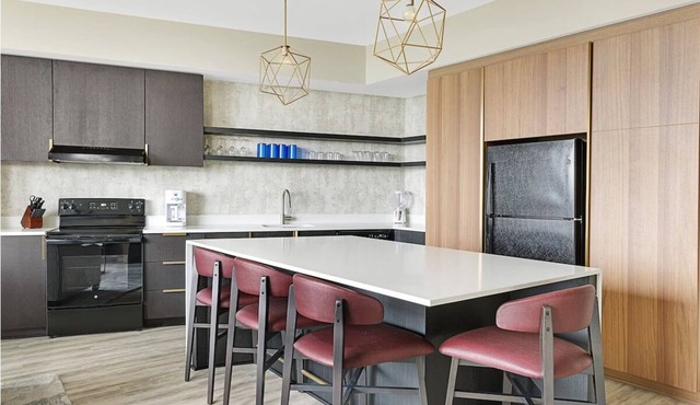 2Bed/2Bath Gorgeous New Resort in Downtown Atlanta!