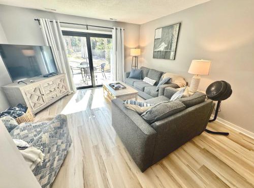 3 bed 2bath just steps to Coligny Plaza & Beach