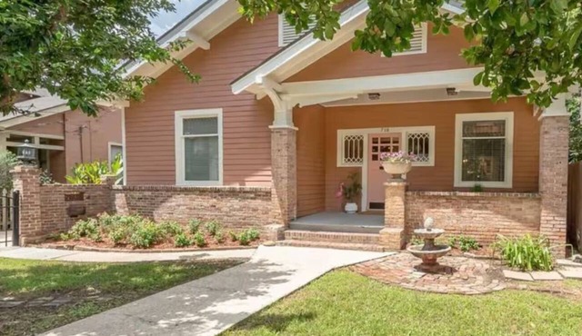 3-bedroom bungalow in Spanish Town Baton Rouge 3mi from LSU!