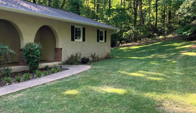 3-bedroom house for Fun, Football, Fishing and Family