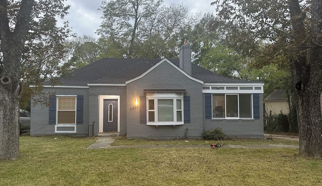 3-bedroom house in charming Southhull neighborhood, close to downtown!