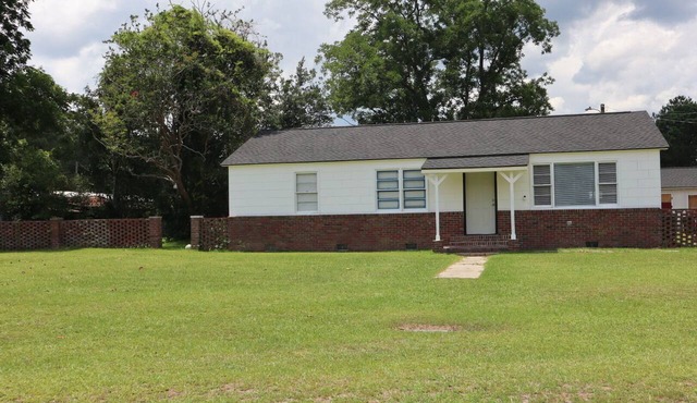 3-bedroom house in peaceful Hampton with Central AC-Cool/Heat