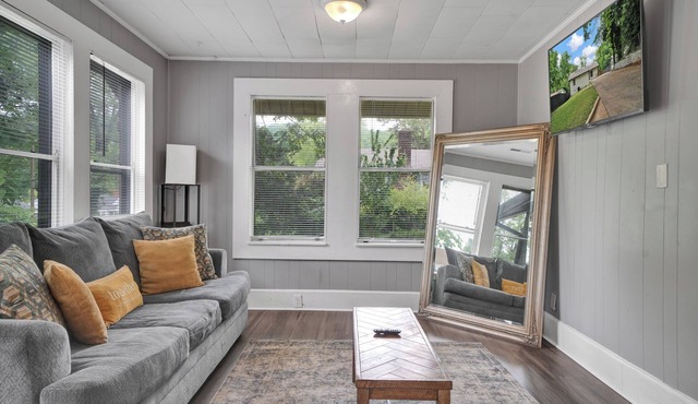 3-bedroom vacation home 12 mins from University of Alabama-Birmingham &Hospital