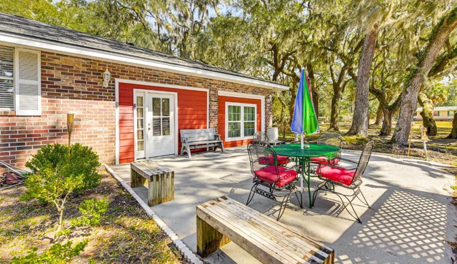 3 Mi to Dtwn Beaufort: Quiet Family Home w/Yard