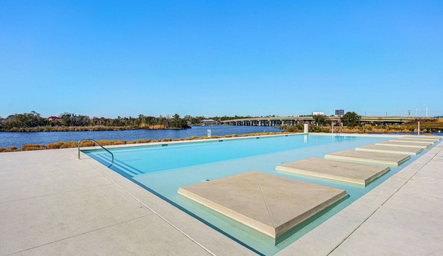3 Mi to Gulfport Beaches: Waterfront 'Casa Pesce'