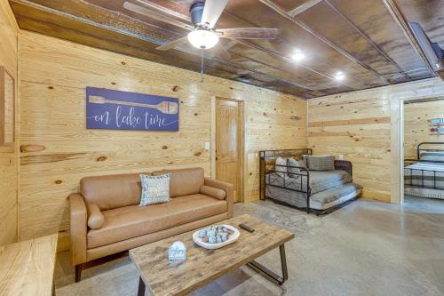 3 Mi to Water: Logan Martin Lake Cabin Getaway